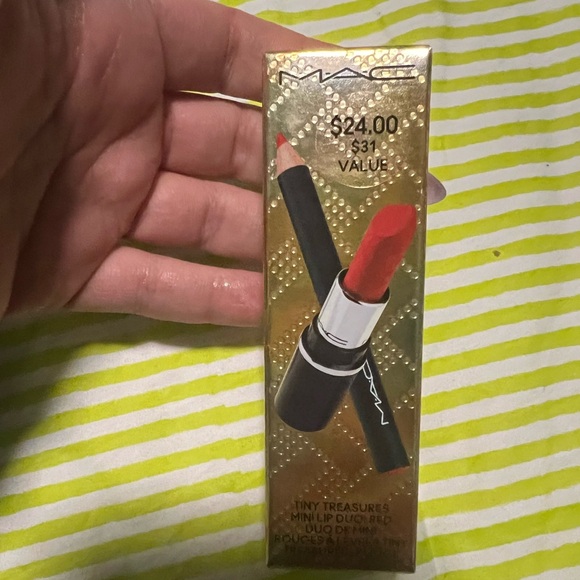 MAC TINY TREASURES MINI LIP DUO RED($31 VALUE). BNIB - Picture 2 of 3